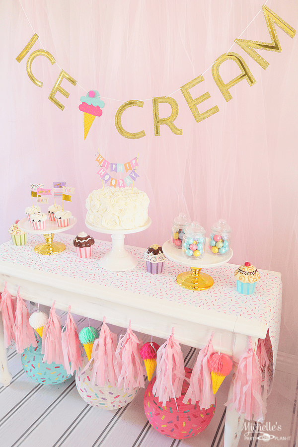  Ice Cream Party Table Display