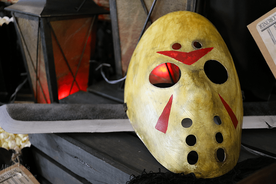 DIY Scary Movie Hockey Mask - Party