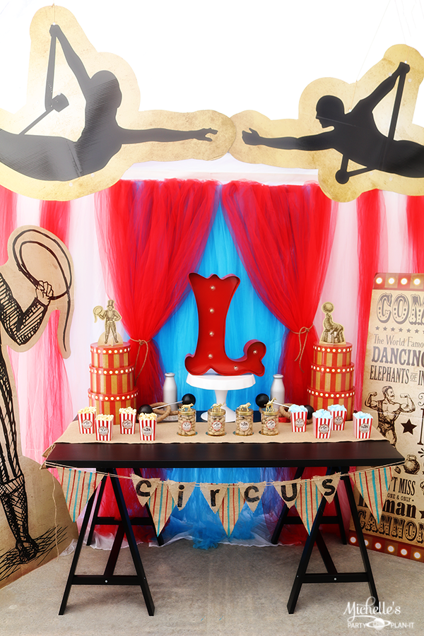 Step Right Up! Fun Vintage Circus Party Ideas - Michelle's Party